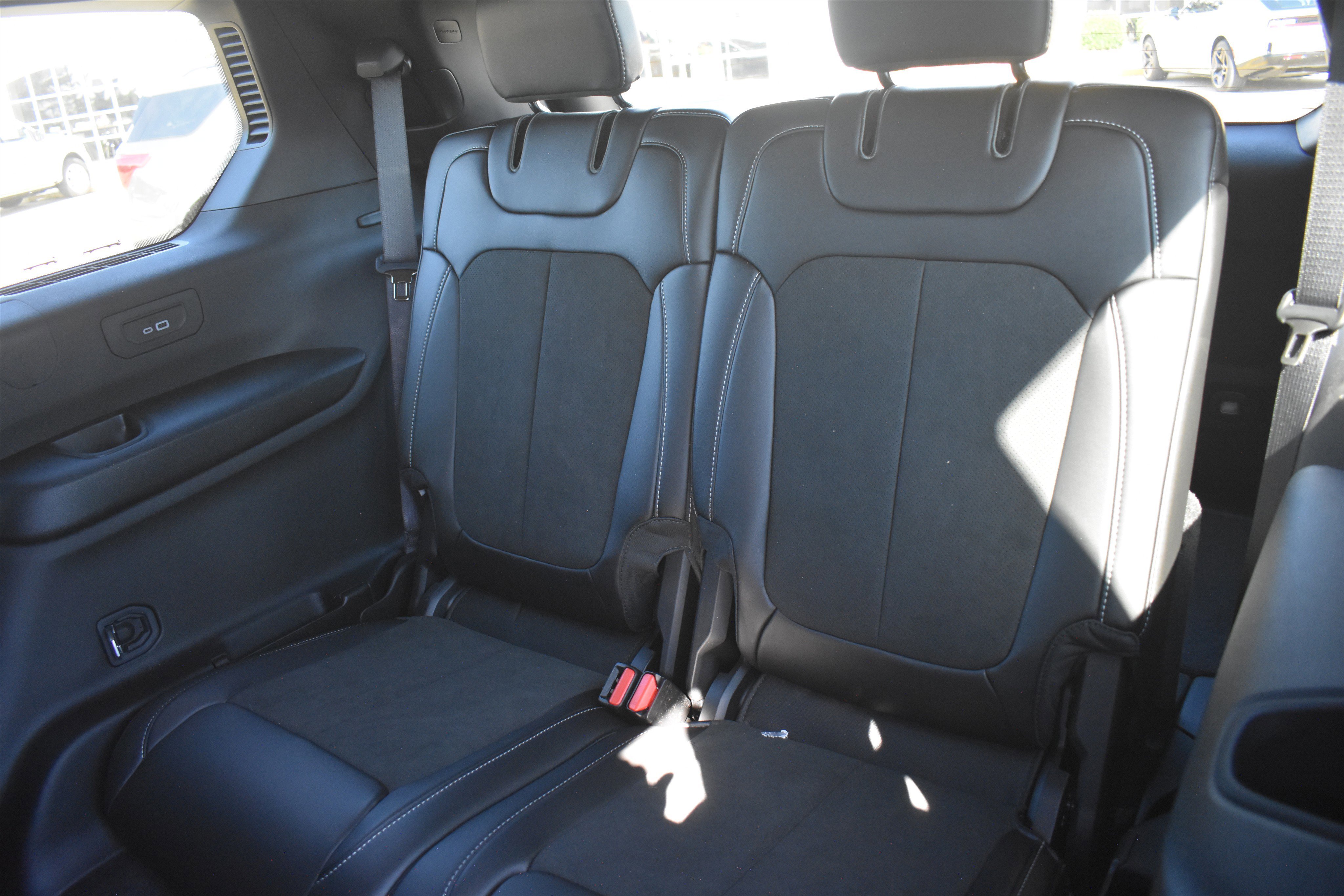 New 2026 Baltic Gray Metallic Clear-Coat Exterior Paint Jeep Laredo Altitude image 16