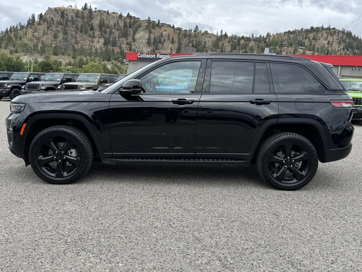 Used 2024 Black Jeep Limited image 10