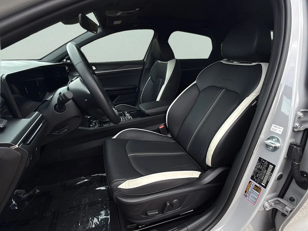 Certified Used 2025 Wolf Gray Kia GT-Line image 26
