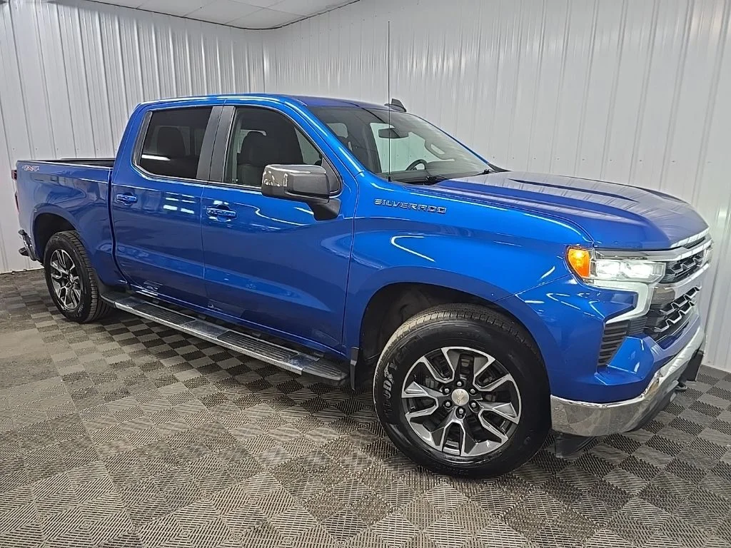 Used 2024 Blue Chevrolet LT image 7
