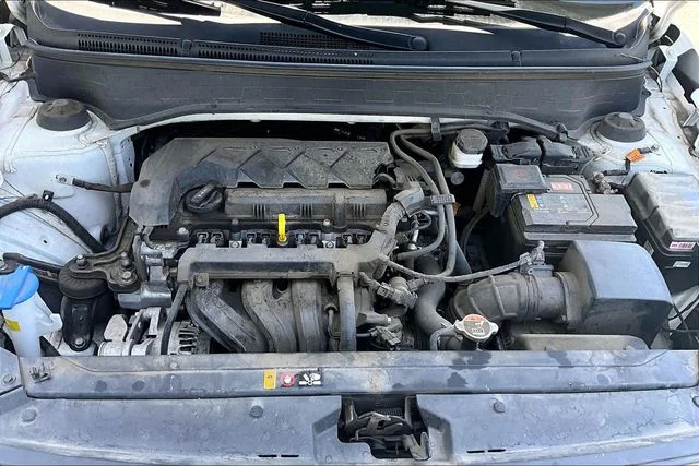 Used 2023 Ceramic White Hyundai SEL image 10