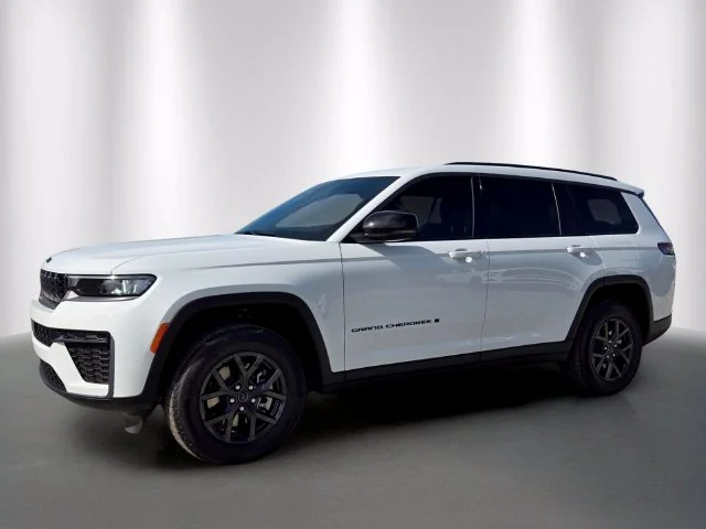 New 2027 Bright White Clear-Coat Paint Jeep Laredo Altitude image 2