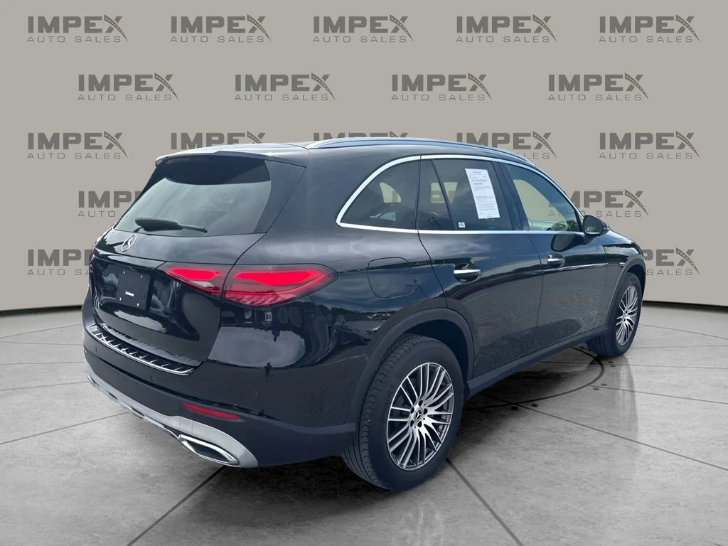 Used 2025 Black Mercedes-Benz GLC 300 image 3