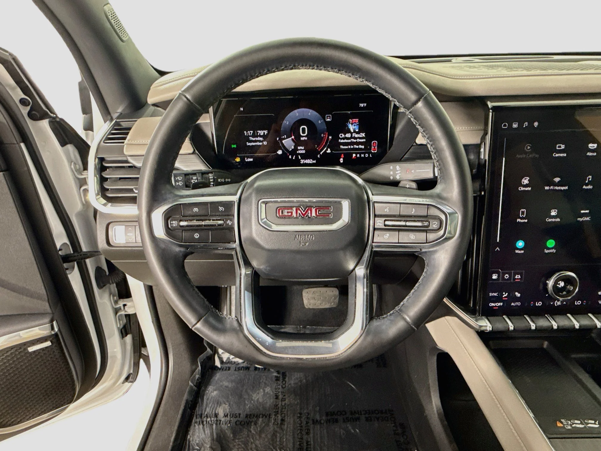 Used 2024 Summit White GMC Elevation image 13