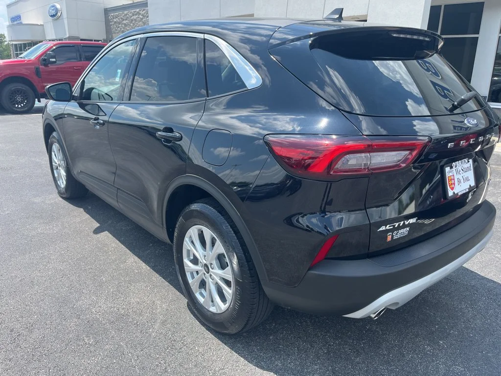 Used 2023 Black Metallic Ford Active image 3