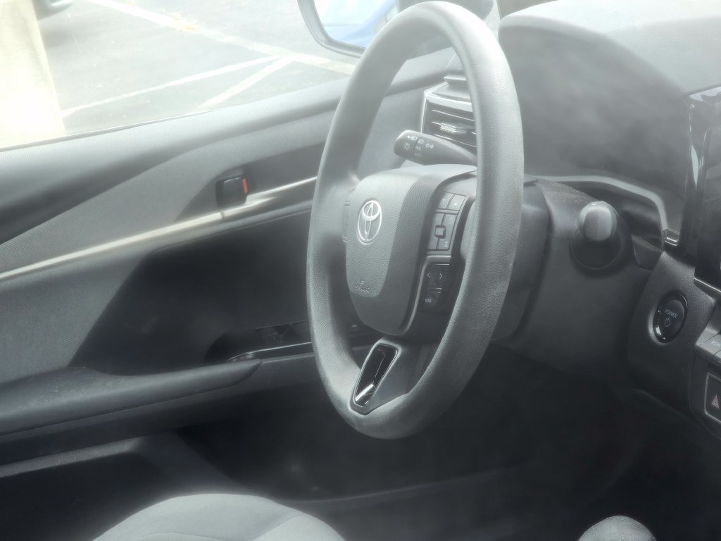 Used 2025  Toyota LE image 18