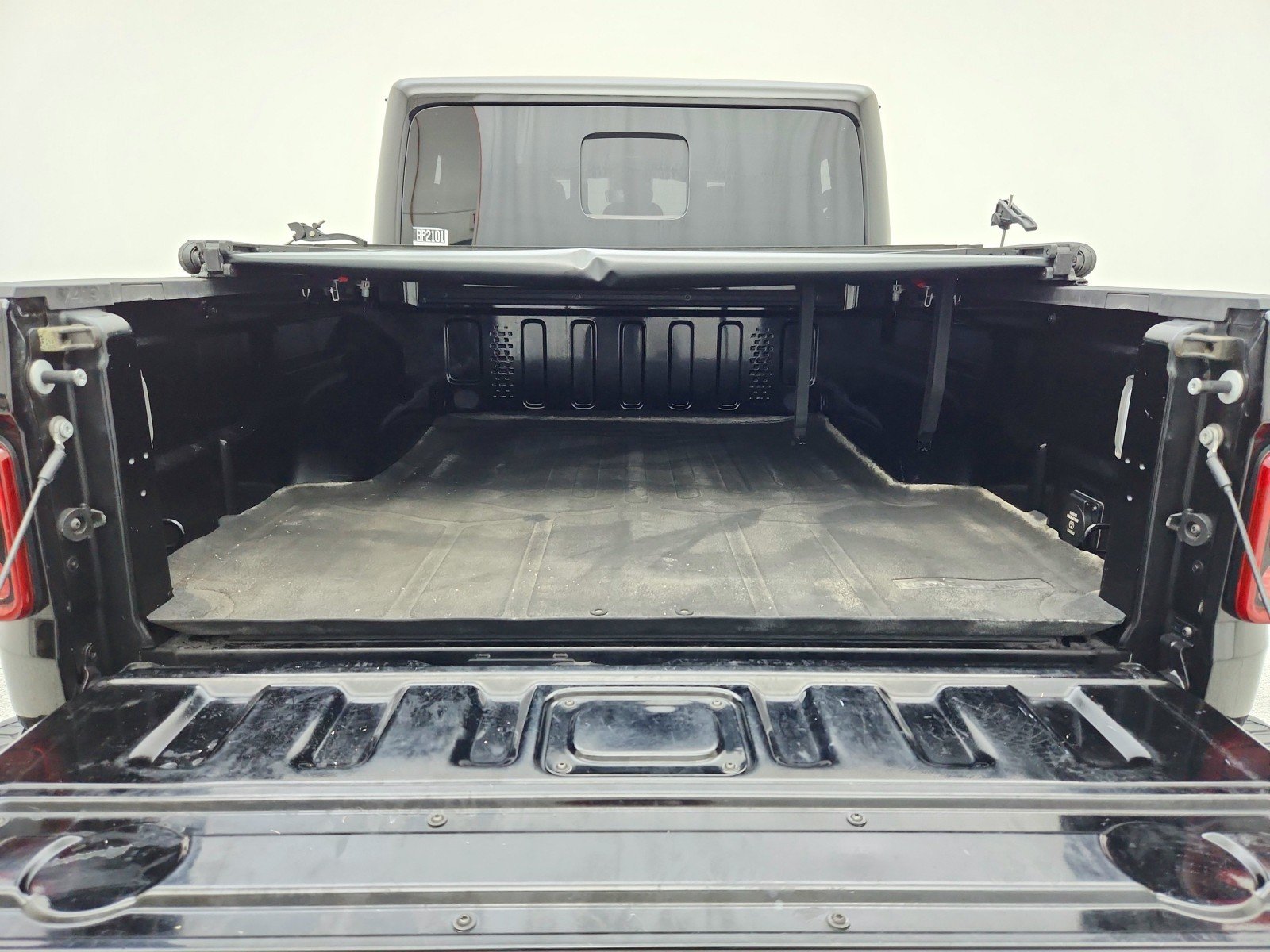 Used 2020  Jeep Rubicon image 33