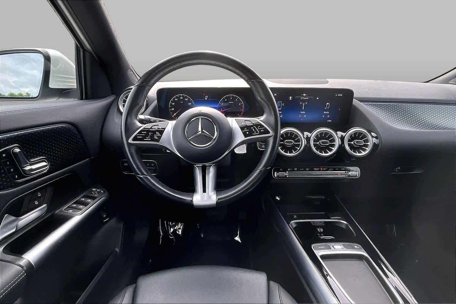 Used 2025 Polar White Mercedes-Benz GLA 250 image 6