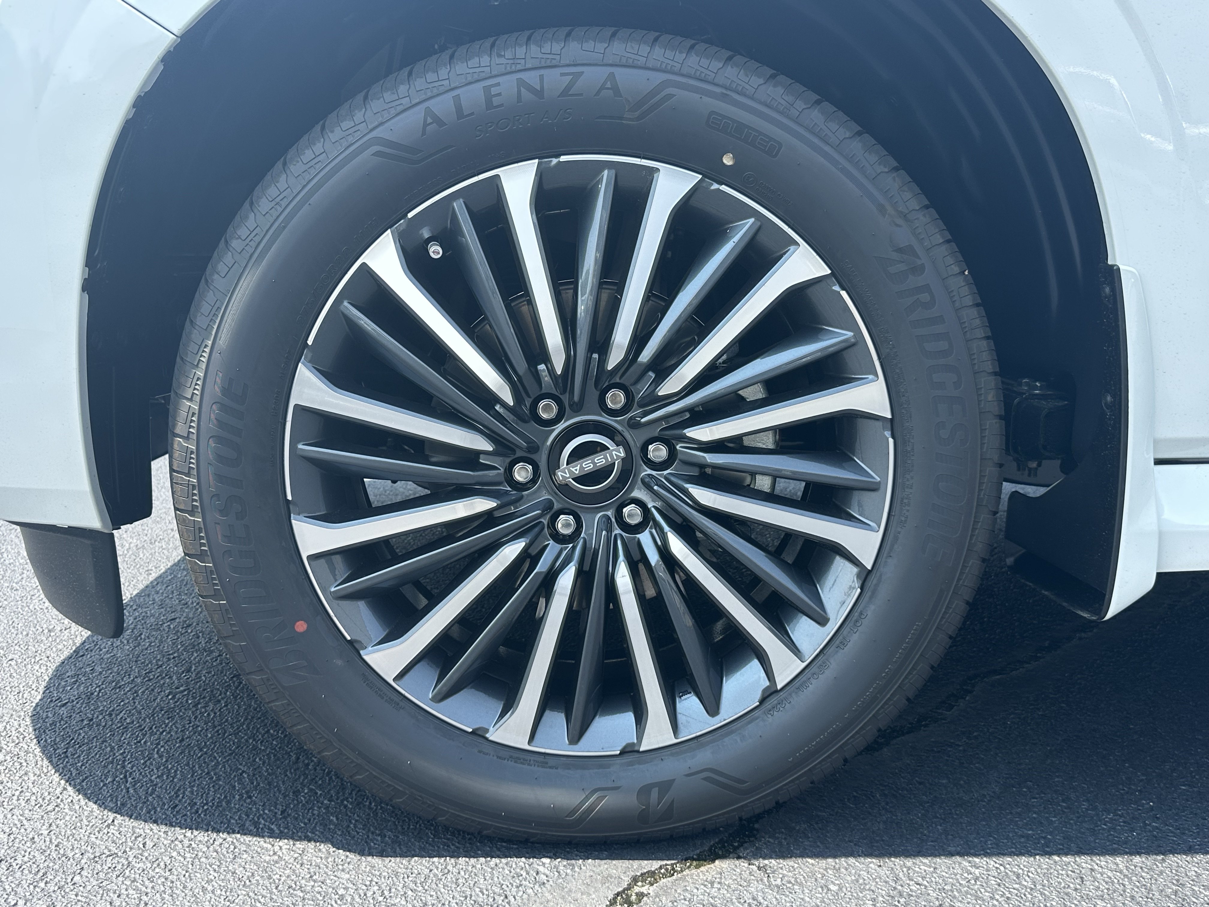New 2026 Everest White Pearl Tricoat Nissan Platinum Reserve image 12