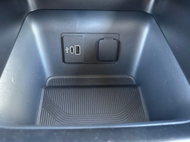 New 2026 Star White Metallic Tri-Coat Ford Active image 27