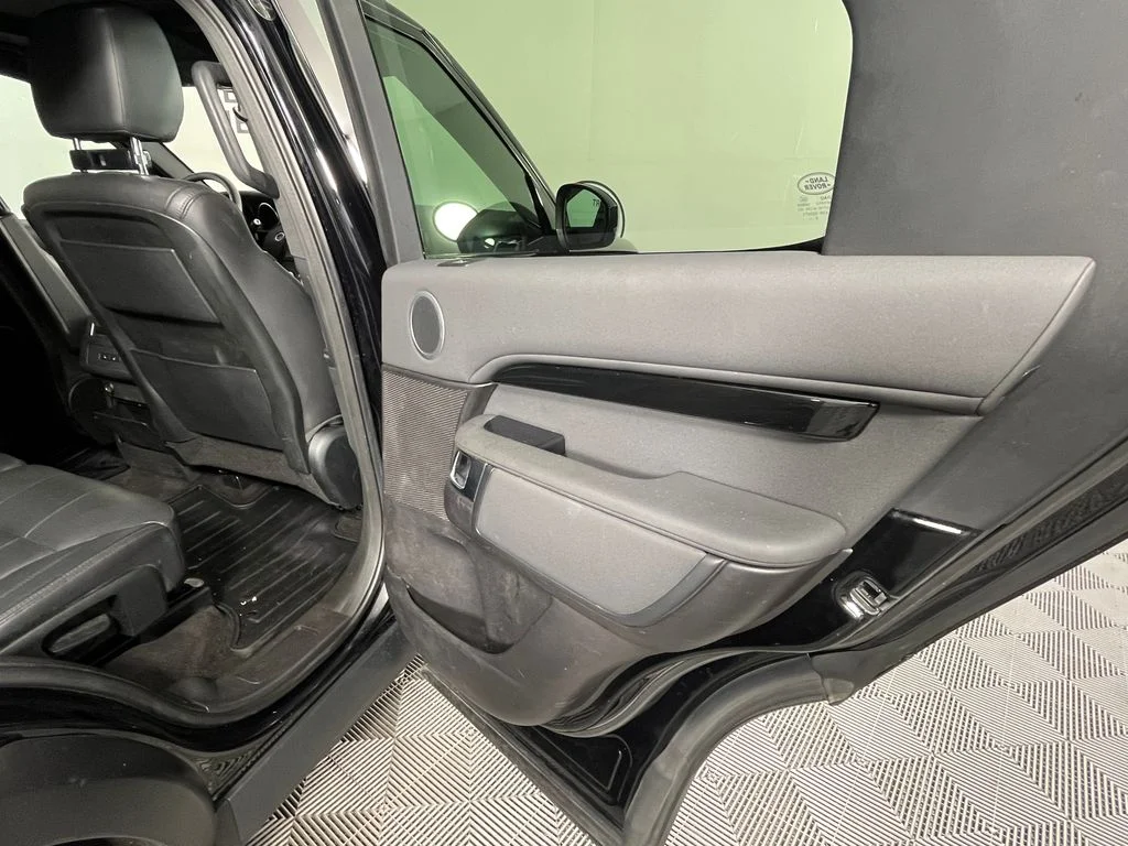 Used 2018 Black Land Rover SE image 22