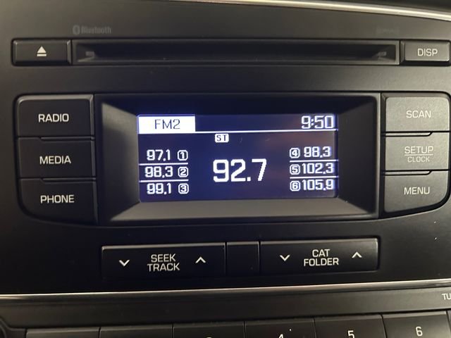 Used 2017 Black Hyundai SE image 11