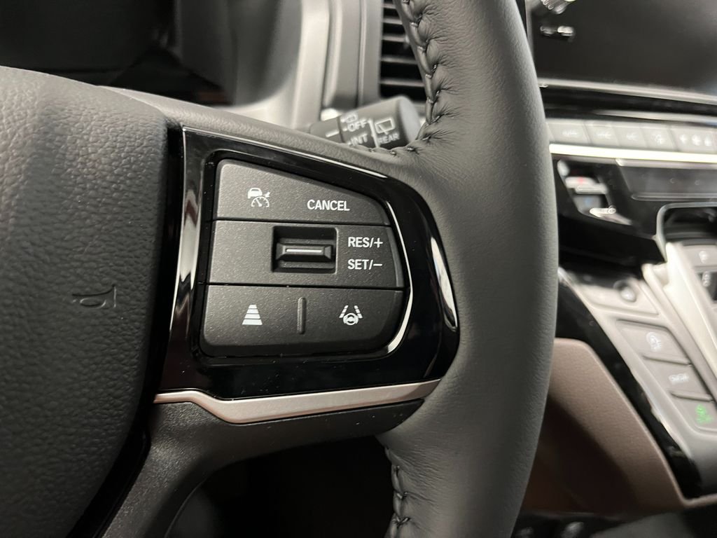 New 2026 Platinum White Pearl Honda Touring image 15
