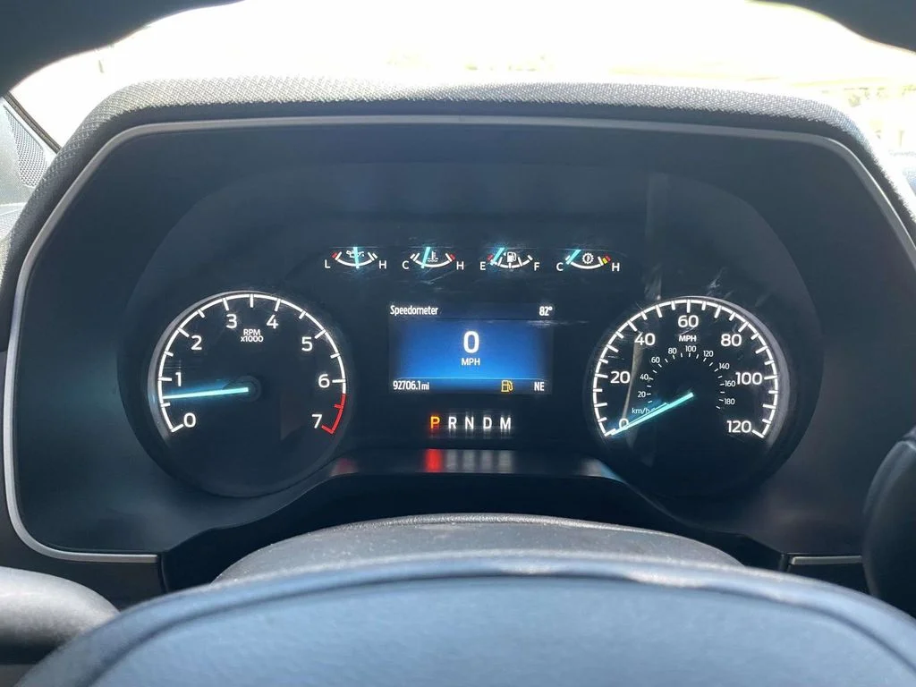 Certified Used 2022 Oxford White Ford XLT image 30