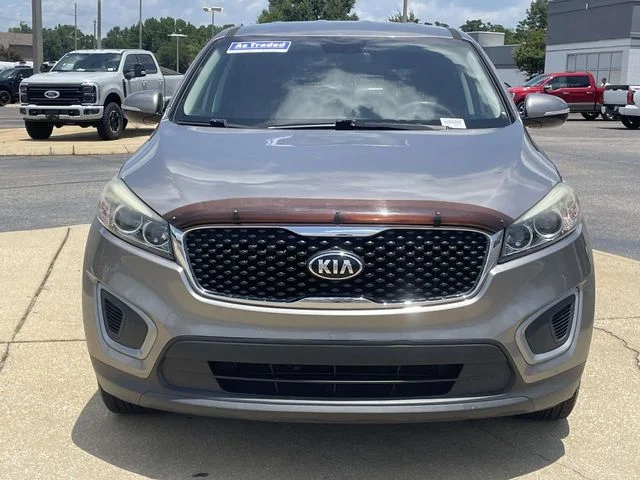 Used 2017 Silver Kia L image 6