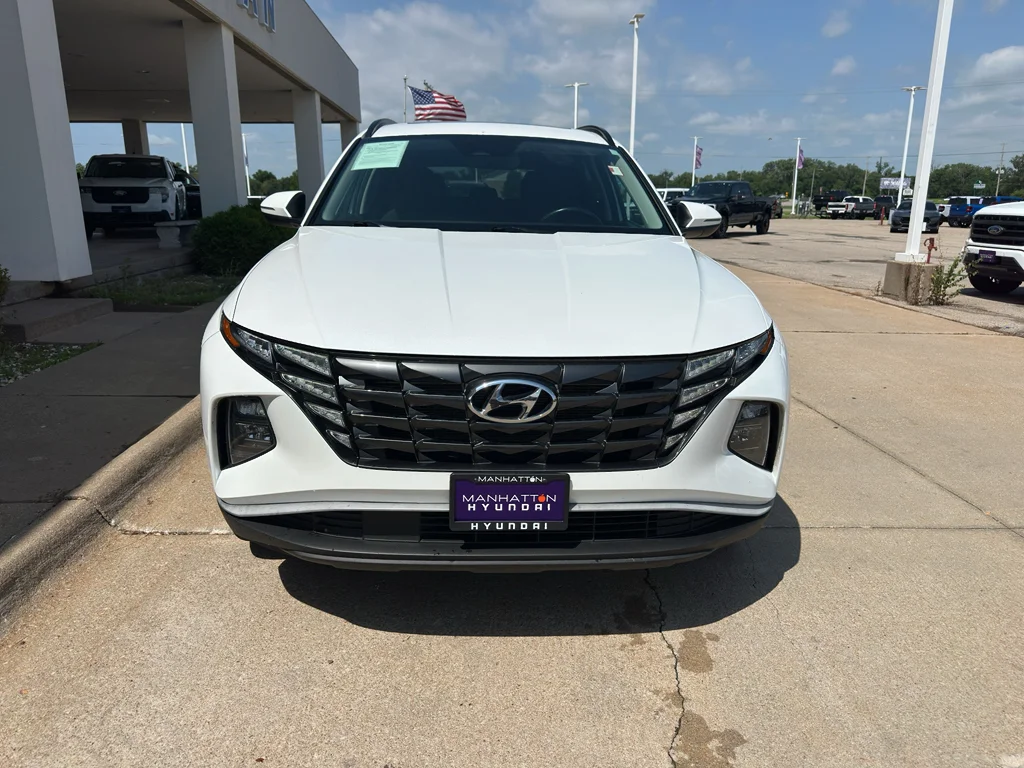 Used 2022 Quartz White Hyundai SEL image 8