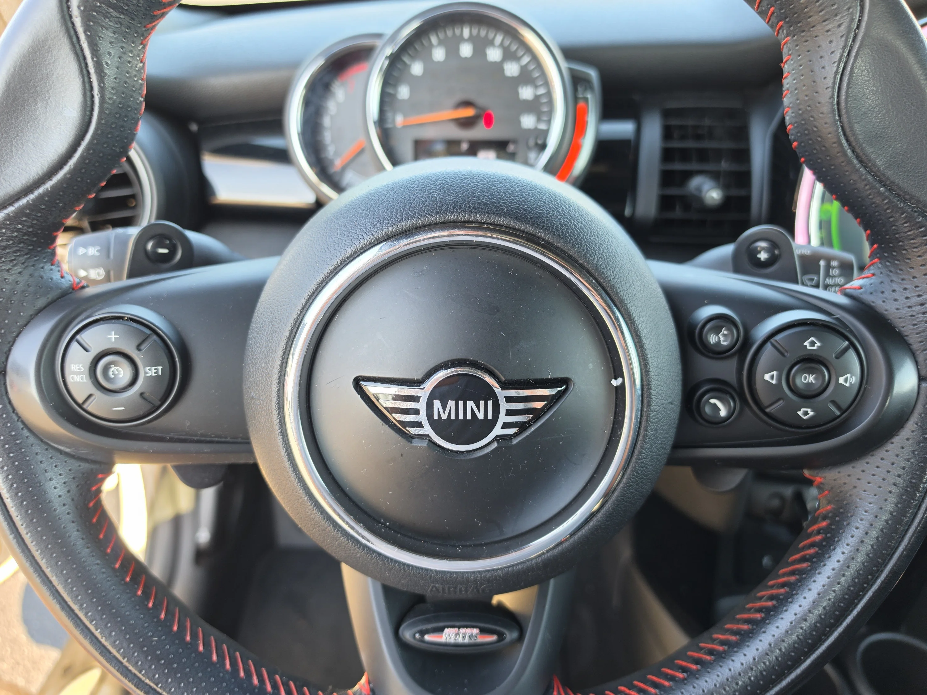 Used 2019 Pepper White MINI Cooper S image 35