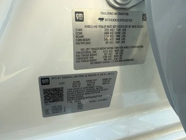 Used 2023 White GMC SLT image 10