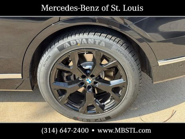 Used 2021 Black BMW xDrive40i image 9