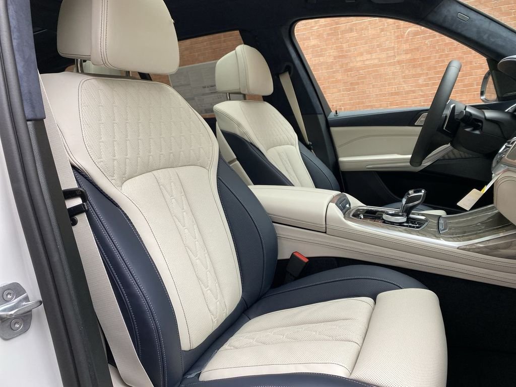 Used 2020 White BMW xDrive40i image 52