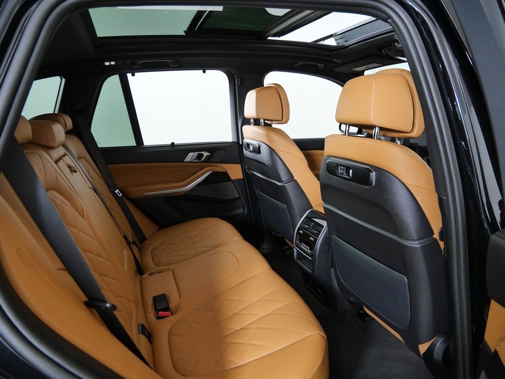 New 2026 Black Sapphire Metallic BMW xDrive40i image 22