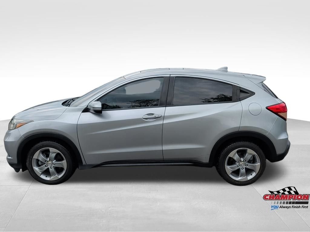 Used 2017  Honda EX image 2