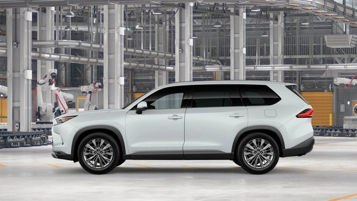 New 2026 Wind Chill Pearl Toyota Platinum image 4