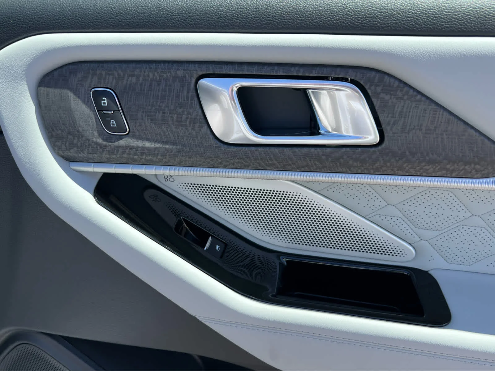 New 2026 Space White Metallic Ford Platinum™ image 19