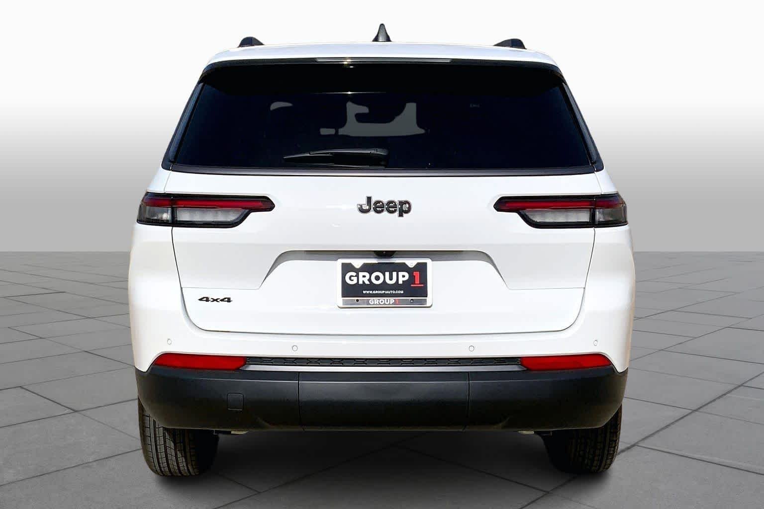 New 2026 Bright White Clear-Coat Exterior Paint Jeep Laredo Altitude image 4