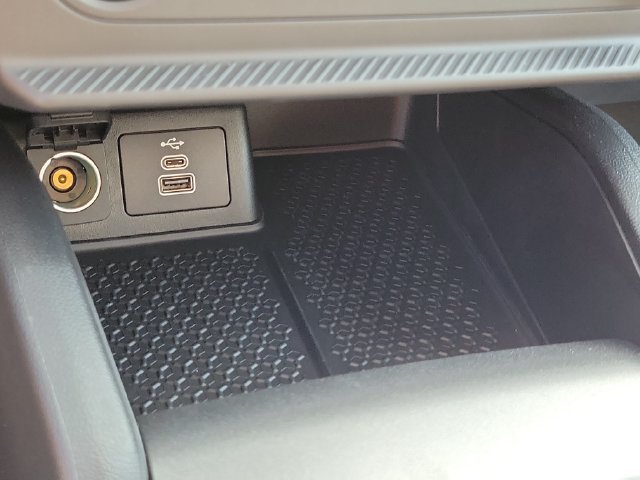 New 2026 Carbonized Gray Metallic Ford Outer Banks® image 12