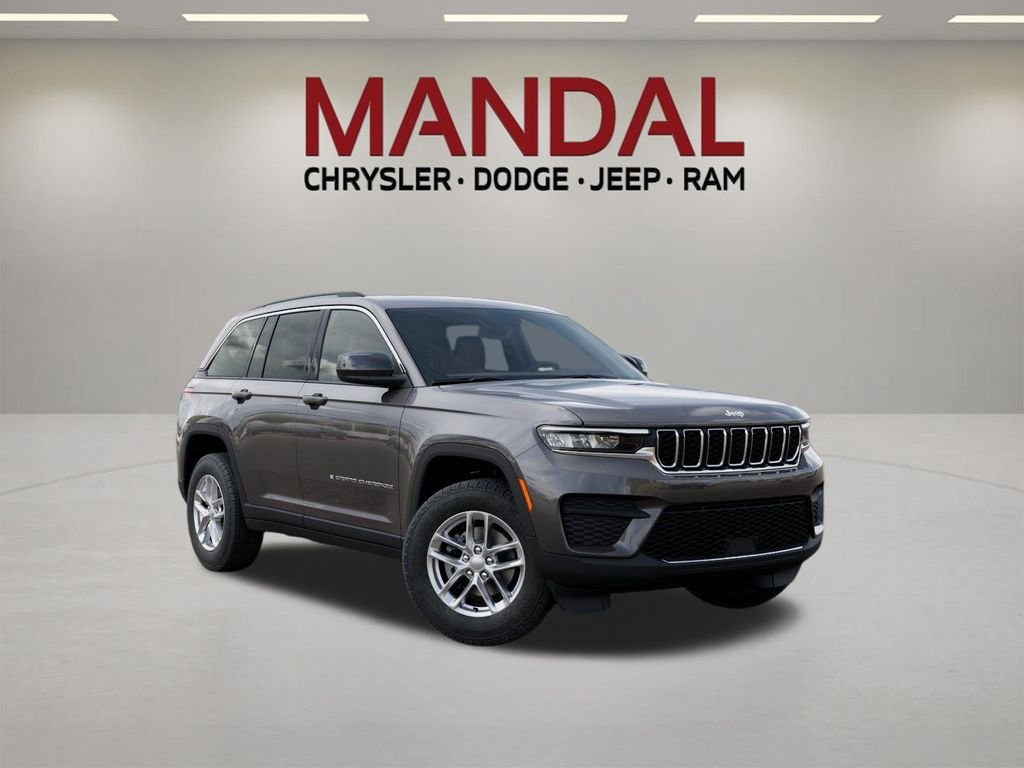 New 2026 Baltic Gray Metallic Clear-Coat Exterior Paint Jeep Laredo X image 5