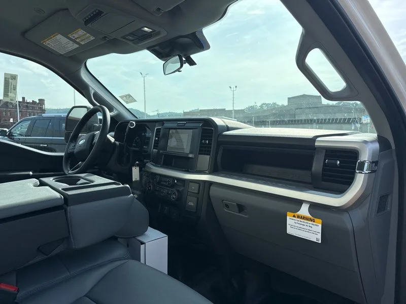 2025 Ford F-550 Super Duty Chassis Cab XL - Photo 9