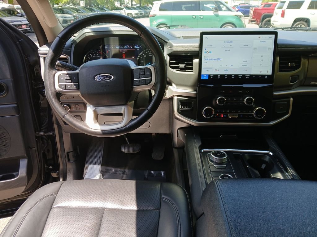Used 2024 Black Ford XLT image 14