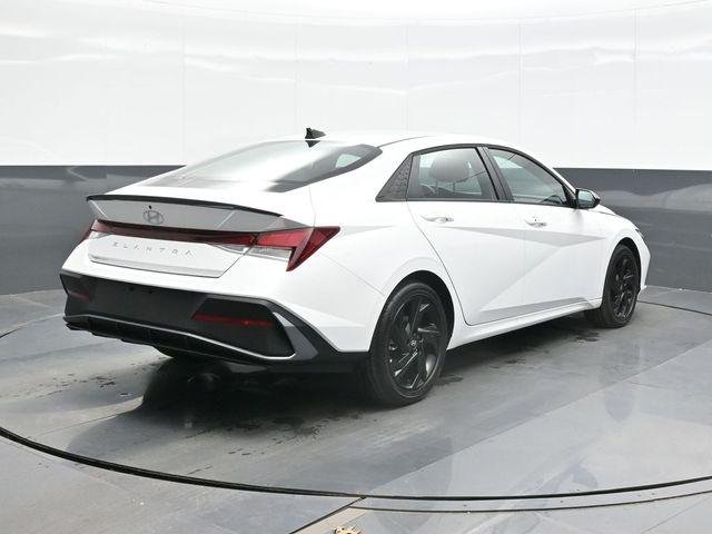 New 2026 White Hyundai SEL Sport Plus image 9