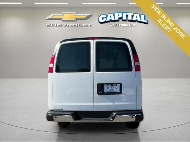 Used 2022 SUMMIT WHITE Chevrolet RWD 3500 Extended Wheelbase WT image 7