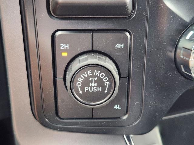 New 2026 Carbonized Gray Metallic Ford XLT image 39