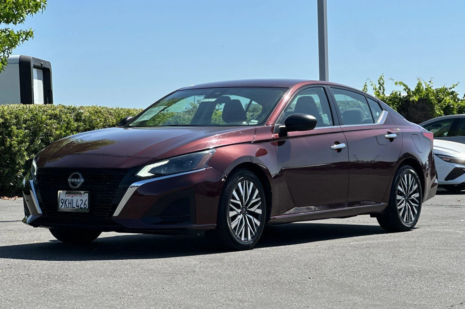 Used 2024 Garnet Pearl Metallic Nissan 2.5 SV image 8