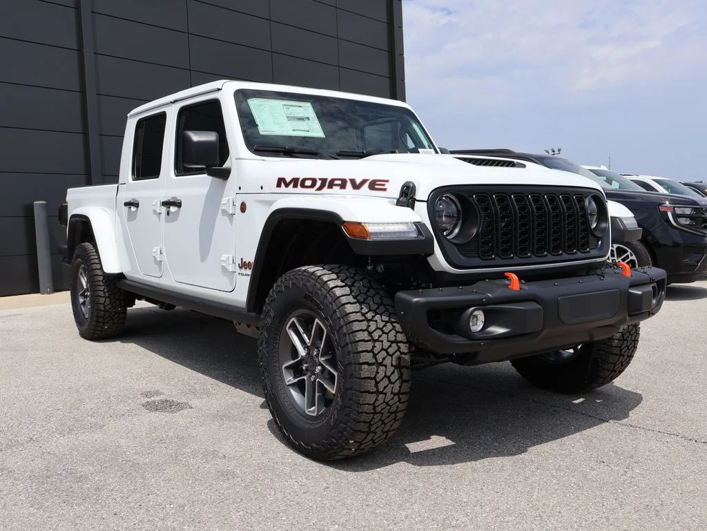 New 2026 Bright White Clear-Coat Exterior Paint Jeep Mojave image 6