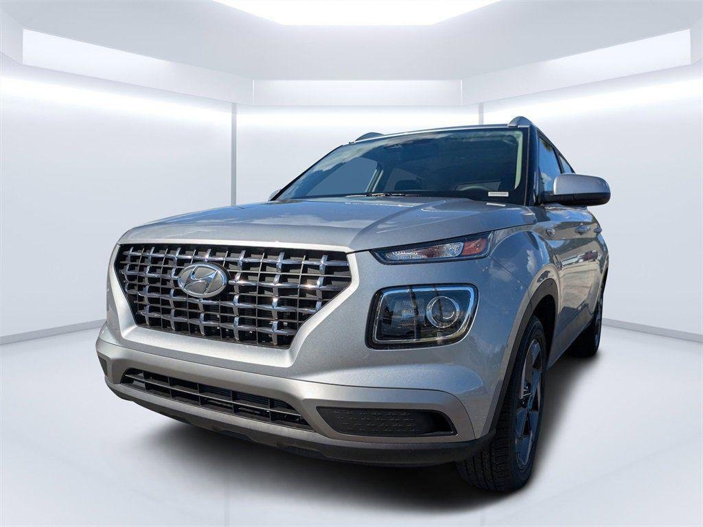 New 2026 Silver Hyundai SEL image 7