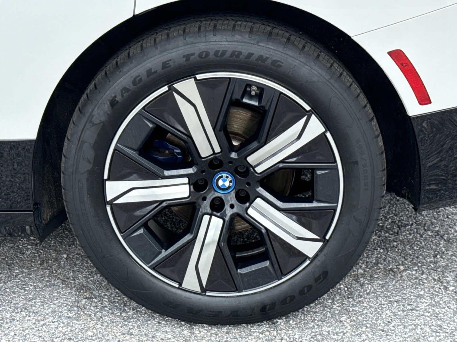 Certified Used 2024 Mineral White Metallic BMW xDrive50 image 12