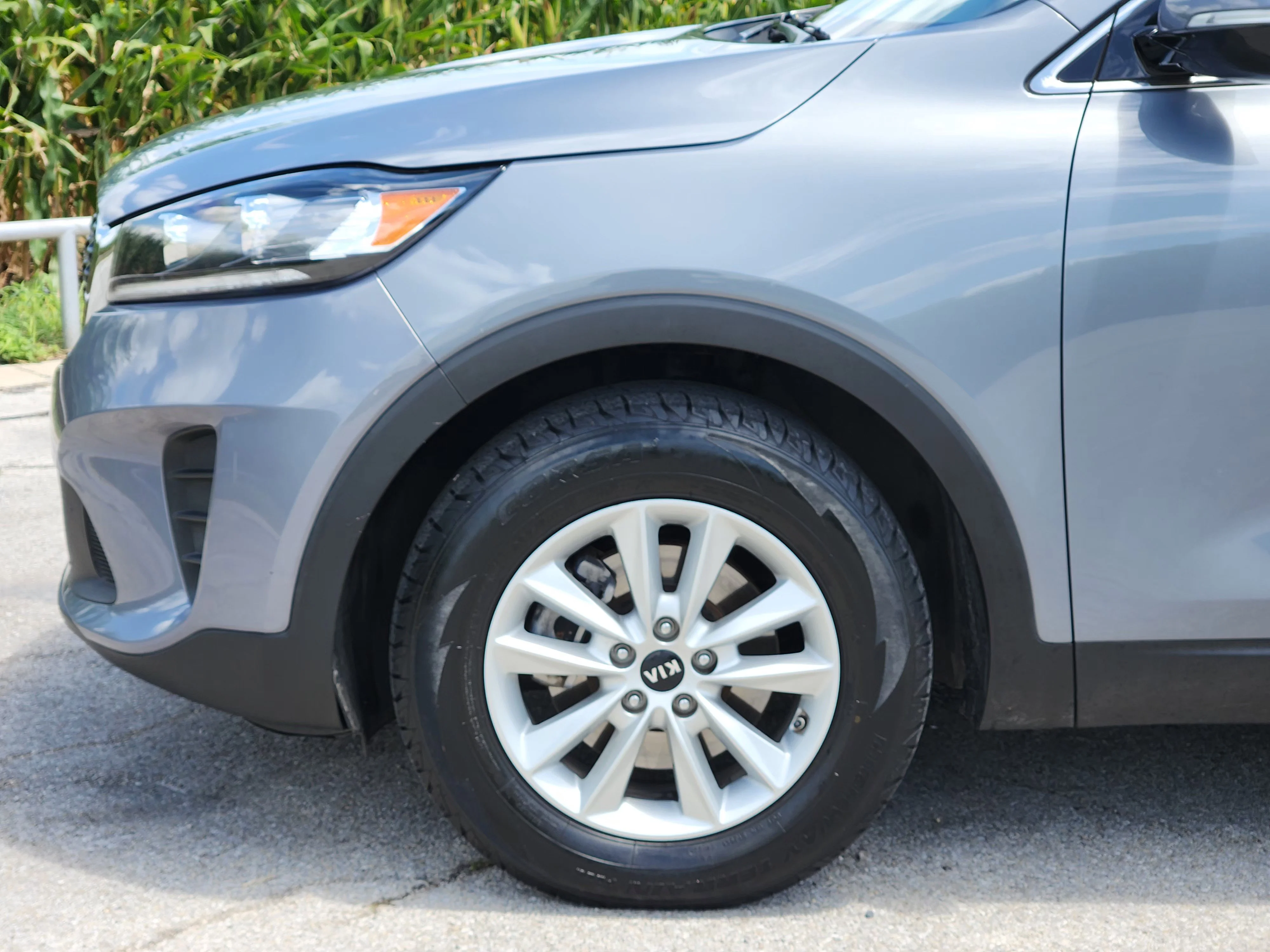 Used 2020 Everlasting Silver Kia L image 9