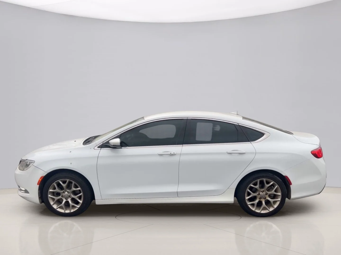 Used 2015 White Chrysler C image 3