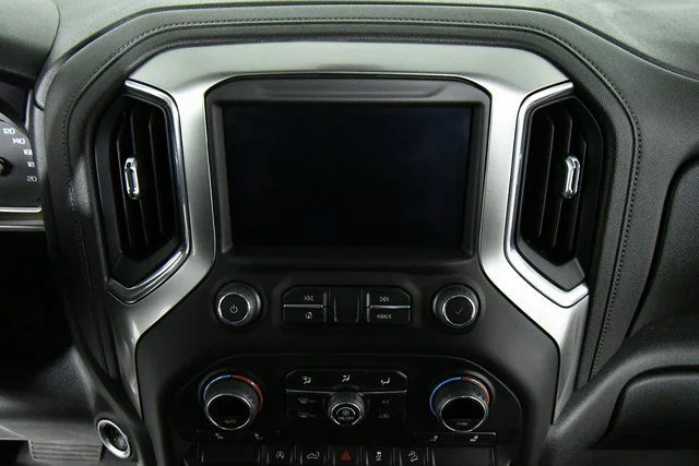 Used 2021  Chevrolet RST image 4