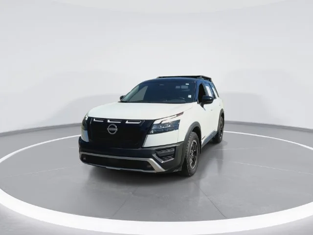 Used 2025  Nissan Rock Creek image 3