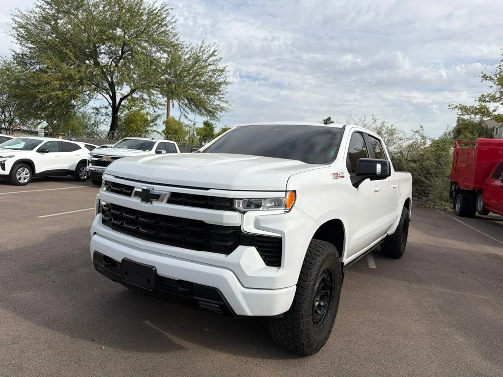 Used 2023 White Chevrolet RST image 4