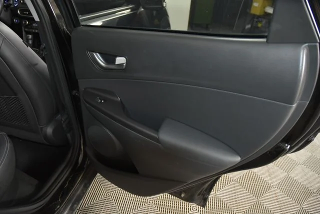 Used 2021 Black Hyundai Ultimate image 19