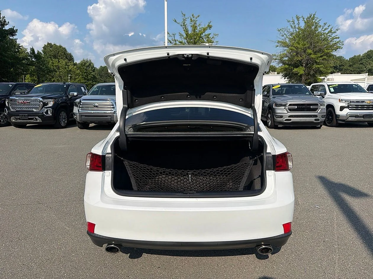 Used 2016  Lexus 350 image 36