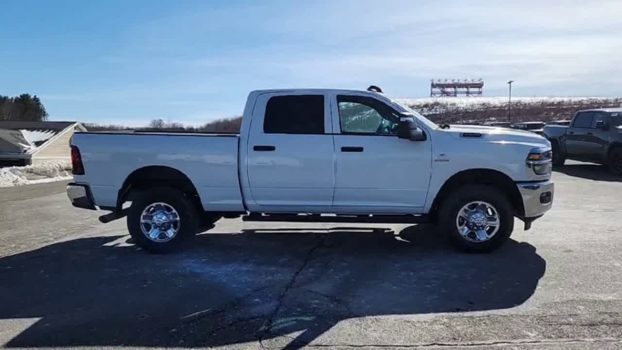New 2026 Bright White Clear-Coat Exterior Paint RAM Tradesman image 9