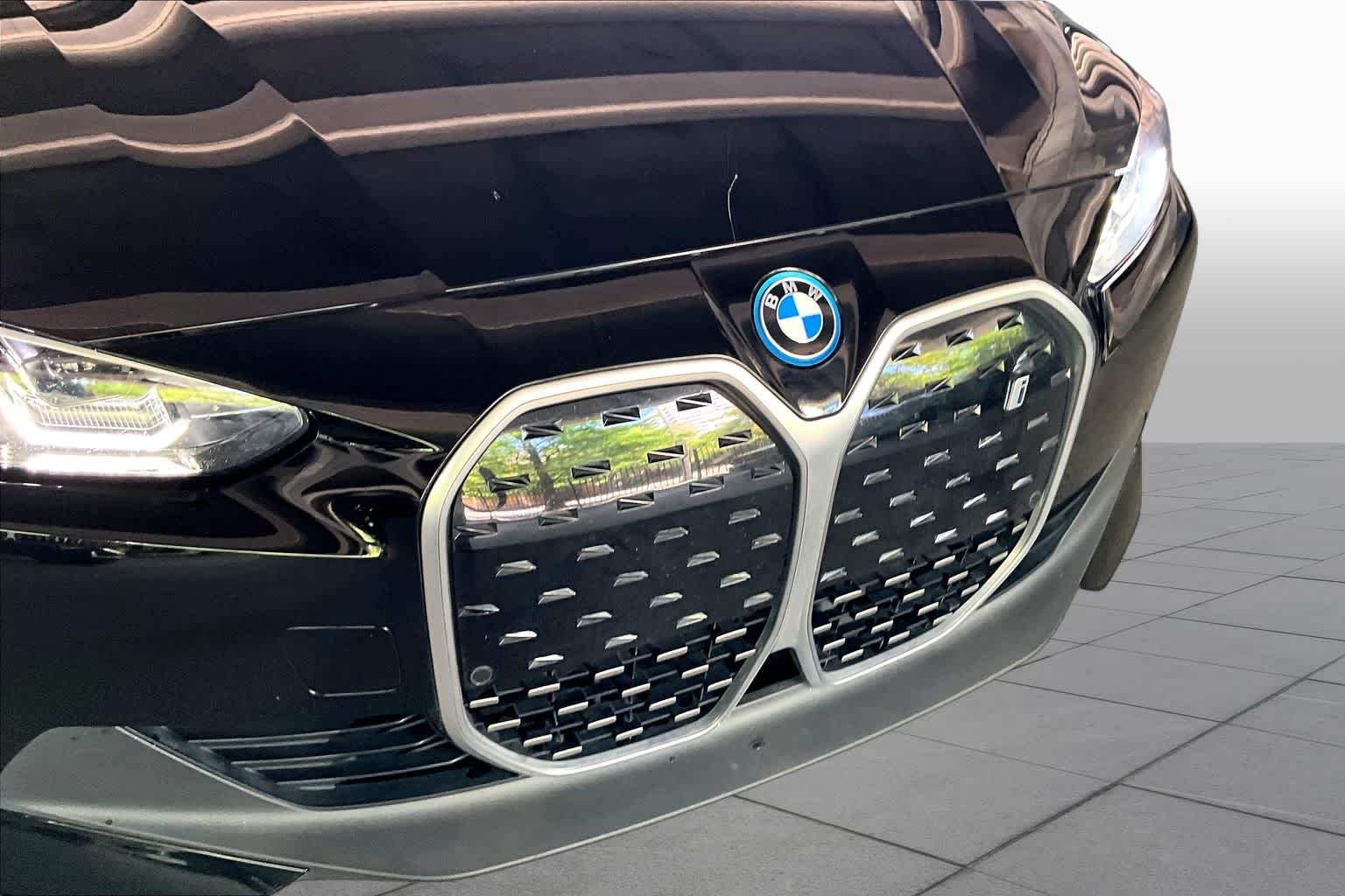 Used 2023 Jet Black BMW eDrive40 image 29
