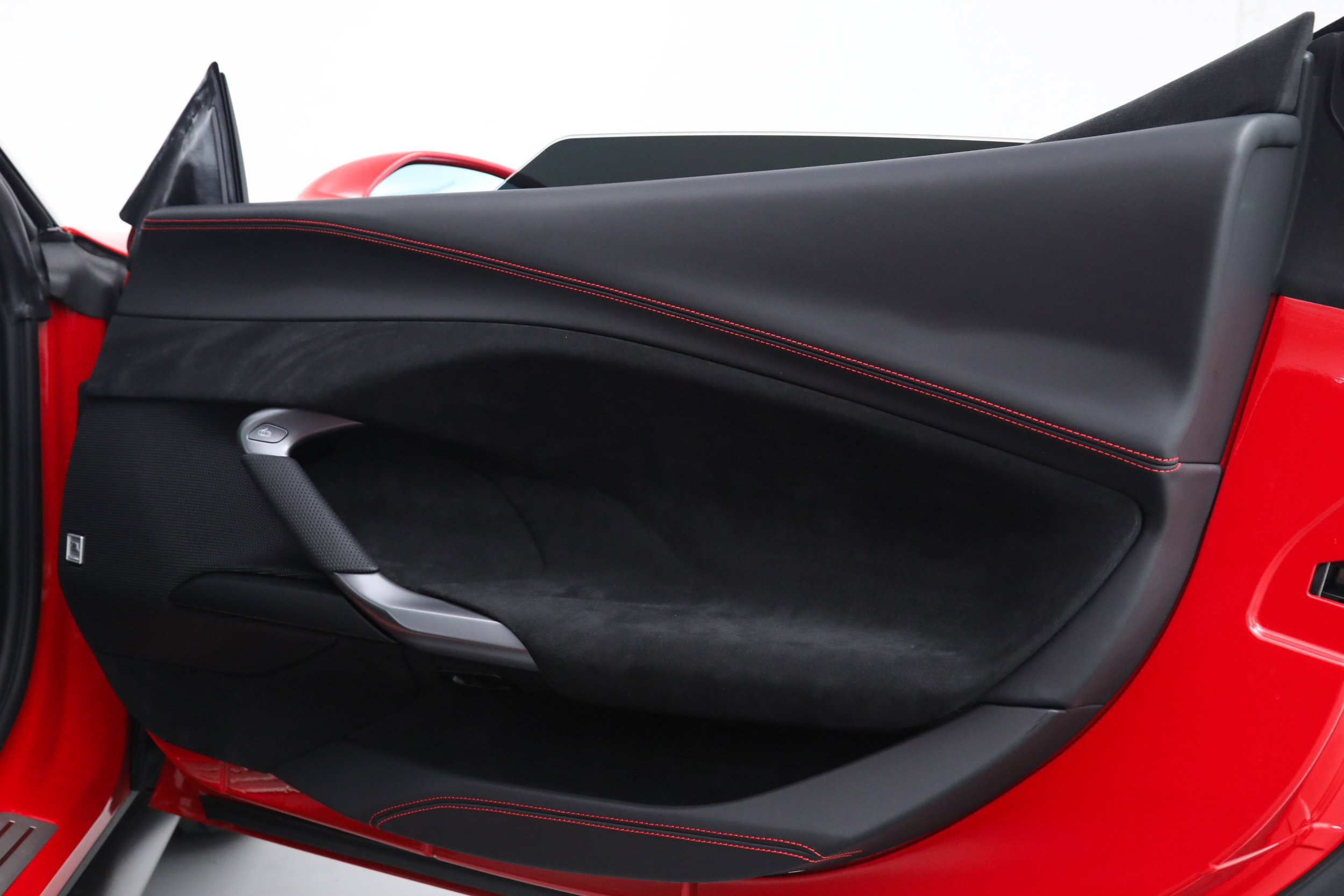 Used 2024 Red Ferrari  image 17
